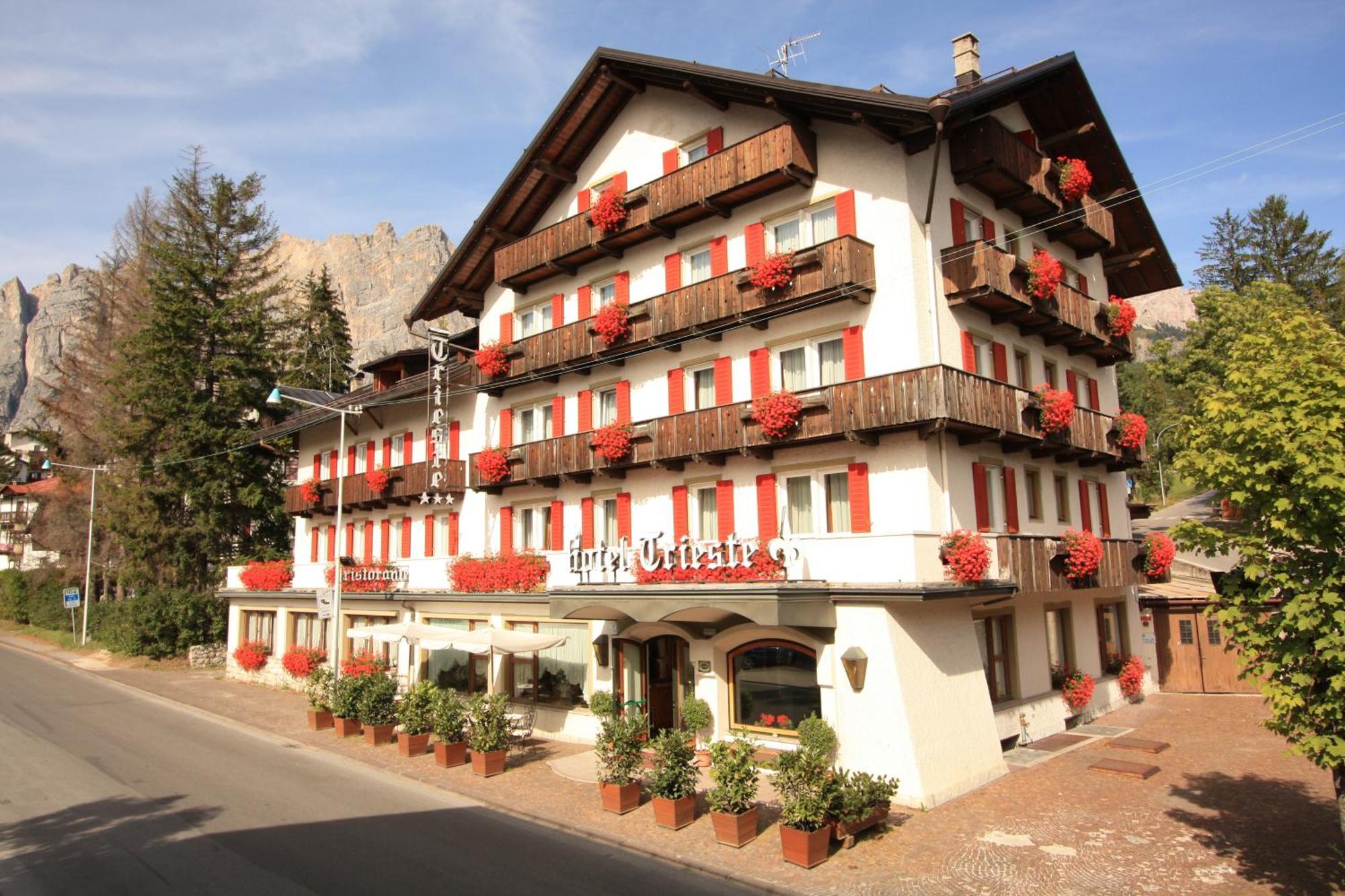 Hotel Trieste Cortina dʼAmpezzo Esterno foto