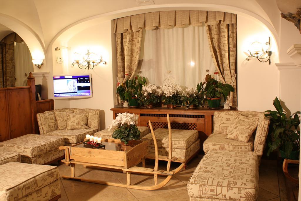 Hotel Trieste Cortina dʼAmpezzo Esterno foto