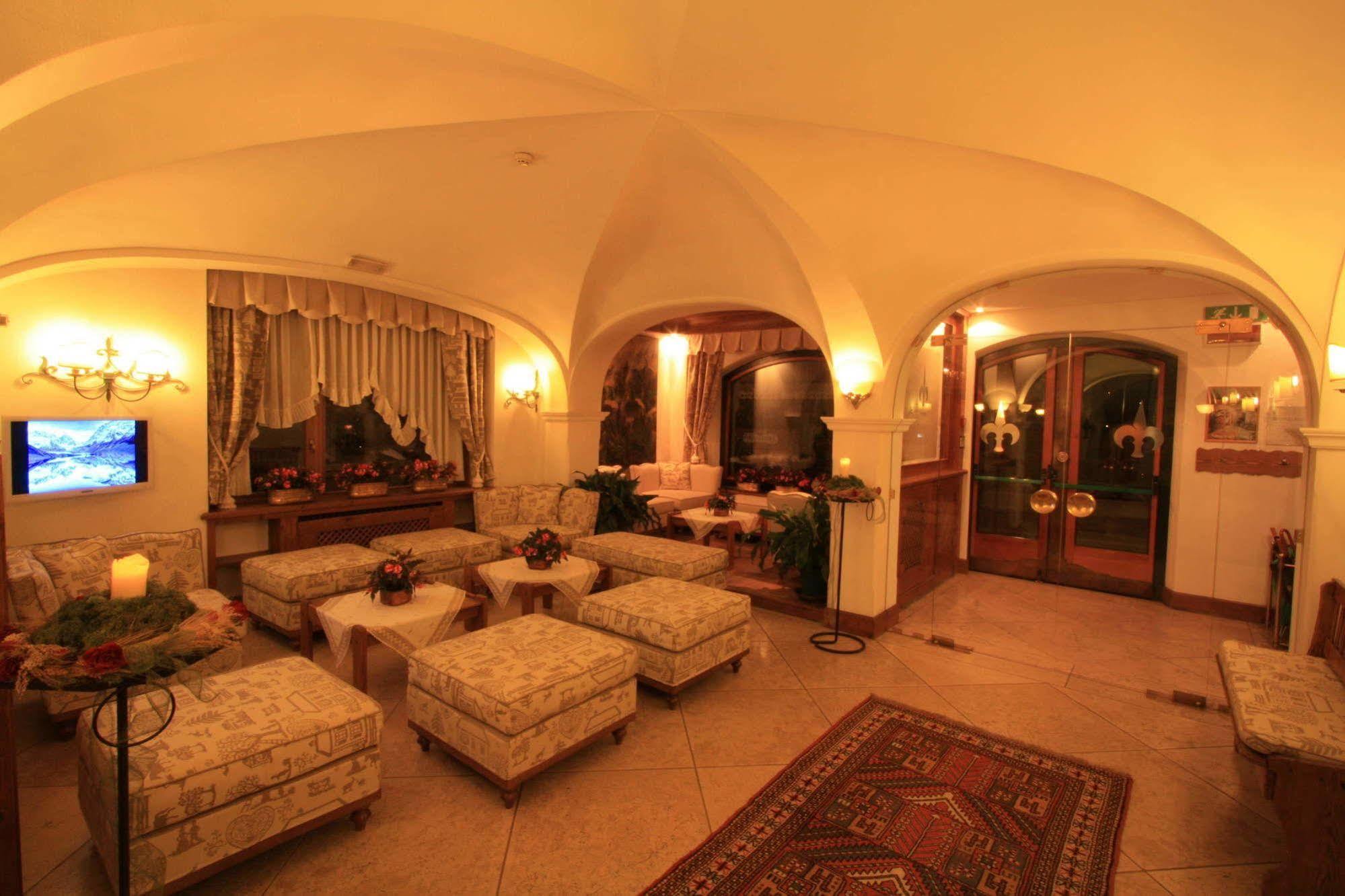 Hotel Trieste Cortina dʼAmpezzo Esterno foto