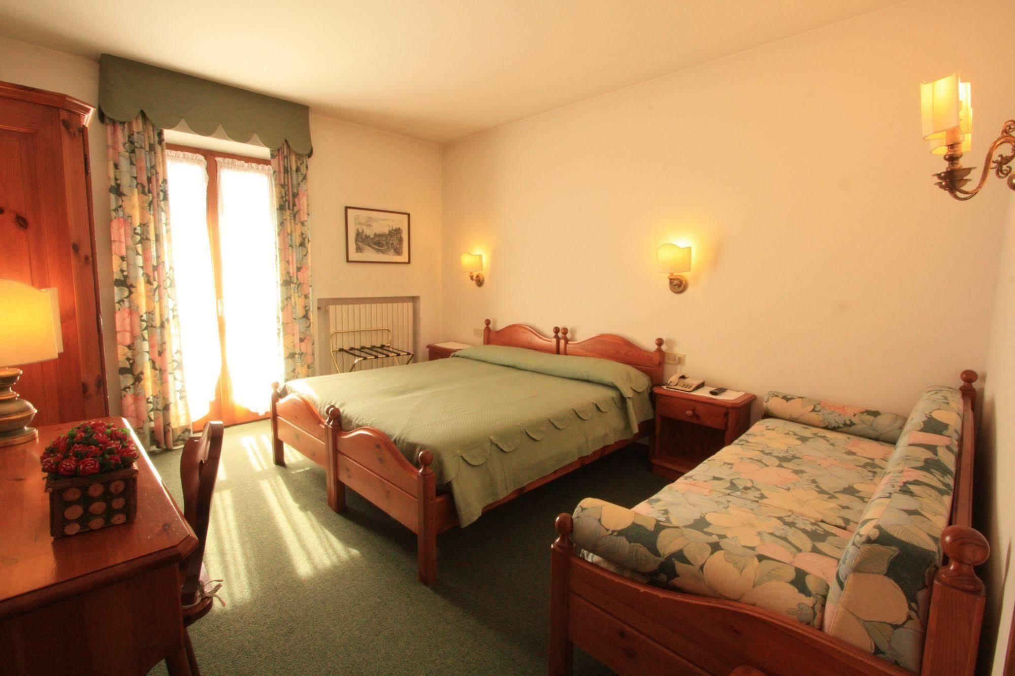 Hotel Trieste Cortina dʼAmpezzo Esterno foto